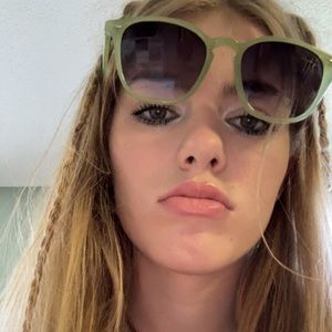 Meet your Posher, Ellory